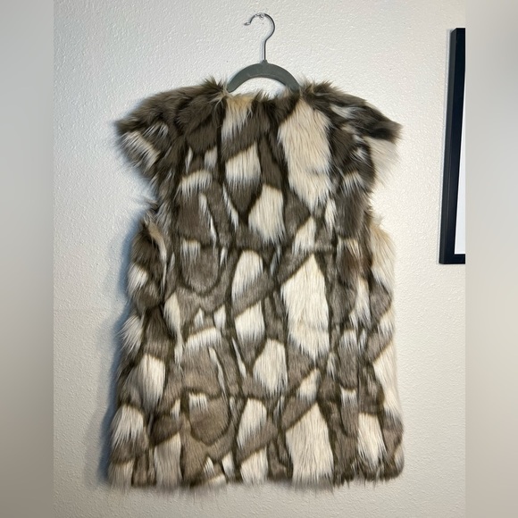 Zara Faux Fur Vest - Picture 5 of 5